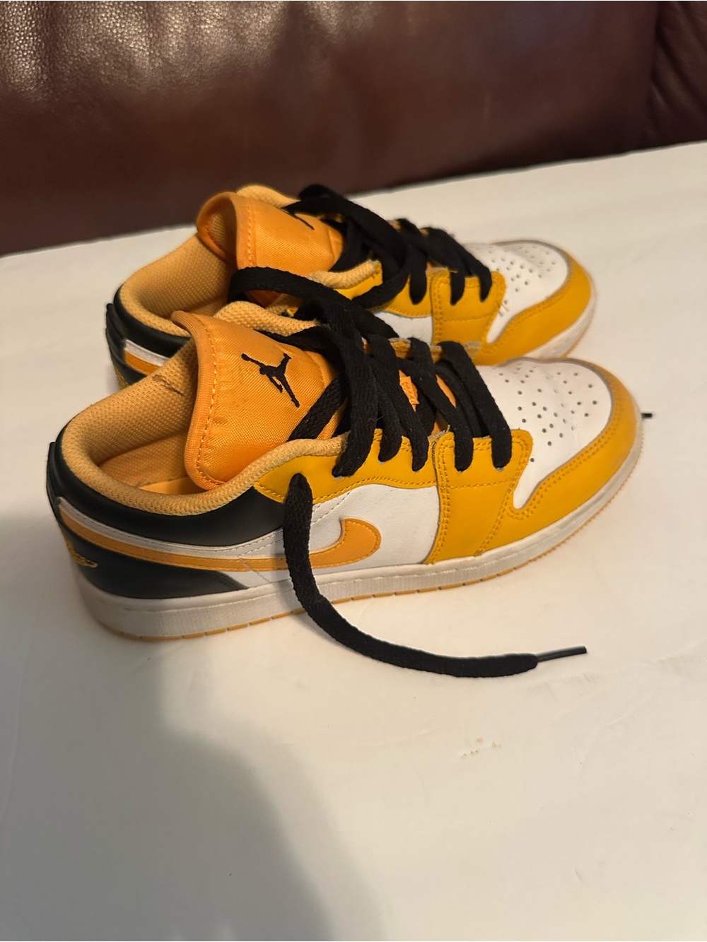 Jordan lows kids size 4y